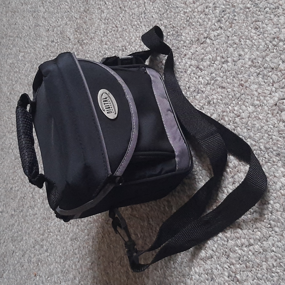 Digital Concepts Camera Bag with Shoulder/Crossbody Strap.